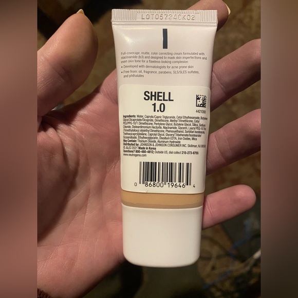 Neutrogena Matte CC Cream - Shell 1.0 - Picture 2 of 2